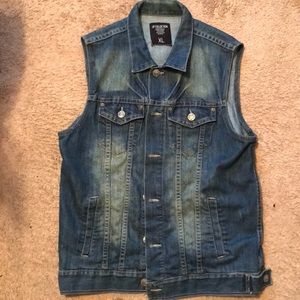 Sleeveless jean jacket